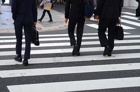 东京人行横越街道文化行人时间高峰穿越交通速度商务人士图片