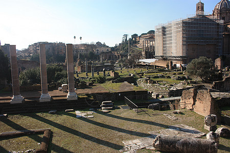 罗马和在帝国论坛中美丽的历史细节柱子石头遗产纪念碑景观废墟旅游古董历史性观光图片