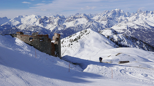 冬季高阿尔卑斯山的蒙金维尔雪雪地白色旅游山脉雪人太阳首脑滑雪村庄缆车游戏图片