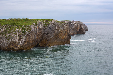 普里雅布丰斯风景悬崖旅行海岸支撑风暴海洋石头海景波浪图片