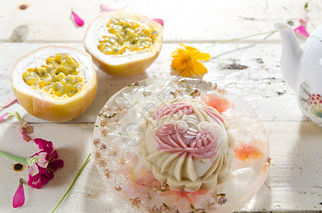 秋月蛋糕食物灯笼盘子月亮蛋黄黄色甜点巧克力传统节日图片