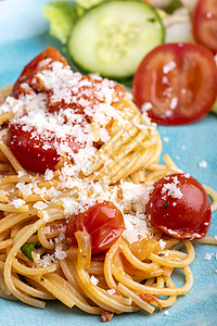 有樱桃番茄的意大利面健康饮食午餐烹饪营养面条美食食物盘子产品蔬菜图片