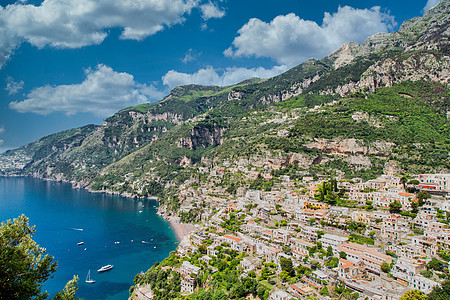 Amalfi海岸家园过蓝水图片