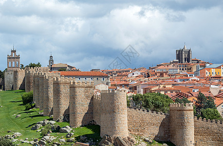 具有历史意义的阿维拉市石墙遗产四柱石头墙壁历史性防御旅行城堡地标图片