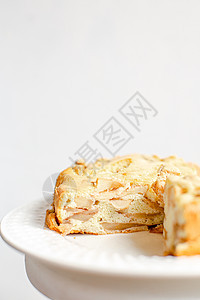 自制有机苹果馅饼甜点夏洛特 白板上的可乐苹果派乡村勺子木头盘子季节桌子烹饪脆皮蛋糕面包图片