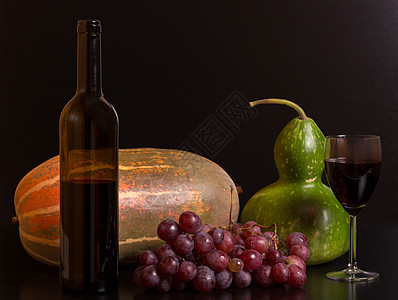 水果和葡萄酒食物木头桌子南瓜甜点瓶子工作室玻璃饮食葫芦图片
