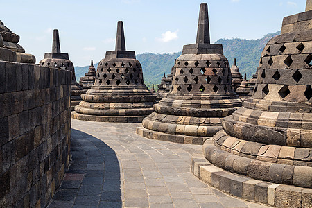 波罗布杜尔寺的Stupas佛塔建筑学寺庙地标文化佛教徒纪念碑传统雕像旅游图片