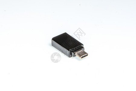 白色背景上黑色usb-c适配器的详细内容图片