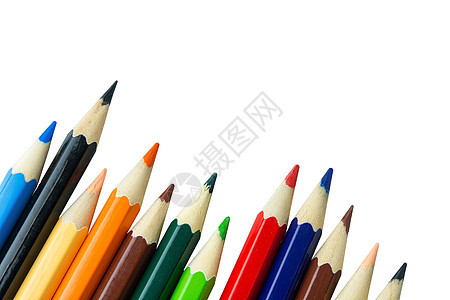 在白背景与剪切路径隔离的彩色铅笔工艺绘画写作调色板教育木头工具蓝色木质铅笔画图片