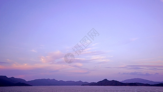 自然景观摄影 山地 海洋 云层 天空生活场景日落游艇海景农村码头紫色退休娱乐图片