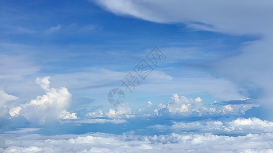 空中观测的蓝云背景 B空气白色环境天堂蓝色多云天气天际场景自由图片