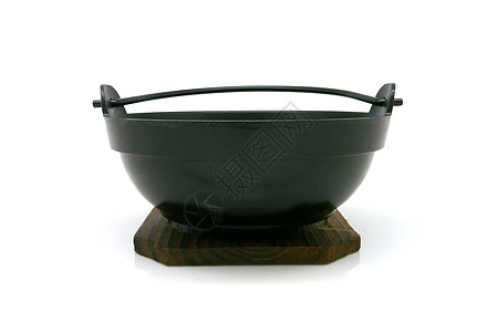 白底带木托盘的黑金属手碗白色托盘油炸家庭木头烹饪金属涂层用具图片
