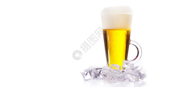 含有冰和泡沫的新鲜冷啤酒酒精金子啤酒厂生活饮料酿造豪饮工作室投手液体图片