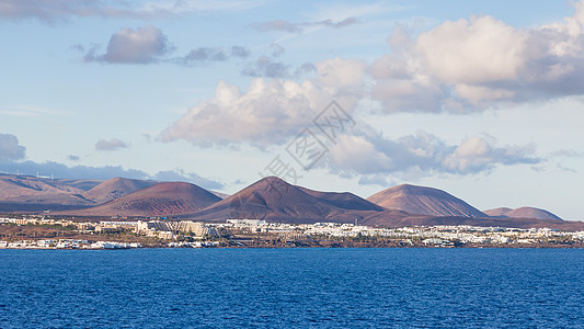 西班牙兰萨罗特岛的风景全景环境海岸天空海岸线蓝色海洋图片