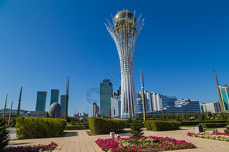 Baiterek 塔的视图玻璃建筑摩天大楼地标纪念碑城市建筑学金子首都景观图片