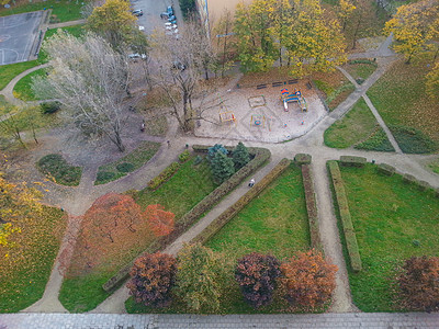 从视角看 秋天的Wroclaw公园图片