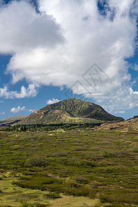 从山上到灯塔的奥胡岛Koko头顶上的弹坑后视线绿色科科远足可可头火山陨石公园小路图片