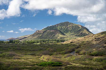 从山上到灯塔的奥胡岛Koko头顶上的弹坑后视线陨石远足科科火山公园小路绿色可可头图片