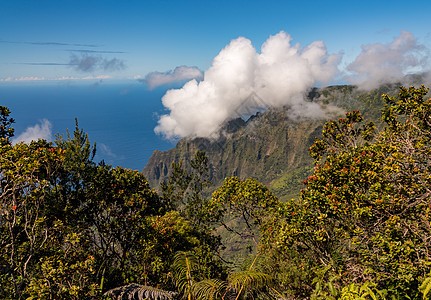 夏威夷KauaiKauai的Kalalau目光下极端帕里薄雾顶峰尖塔踪迹岩石阴影海岸戏剧性图片