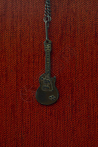旧生锈的吉他项链复古生锈的吉他项链配饰木头麦克风织物电吉他金属水晶橙子琵琶拉链首饰图片
