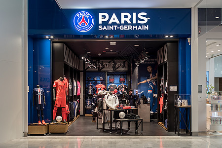 法国罗西·查尔斯·戴高乐机场的PARIS 圣热尔曼足球俱乐部商店图片
