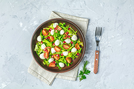 新鲜健康 美味的蔬菜沙拉洋葱营养食物草本植物小吃烹饪饮食盘子午餐叶子图片