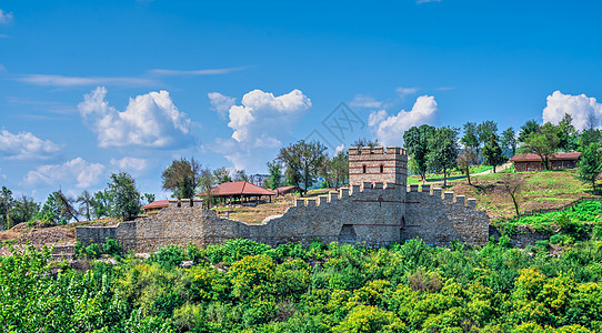 塔雷韦茨堡垒在大塔诺沃的加固墙壁城市建筑旅游建筑学吸引力爬坡历史城堡地标教会图片