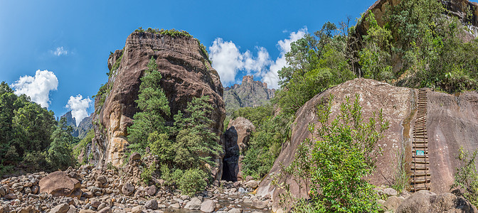 图吉拉峡谷向南的全景观图片