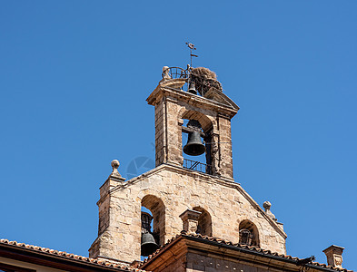 萨拉曼卡西班牙圣马丁旅游岛英格莱西亚钟楼的斯托克窝图片