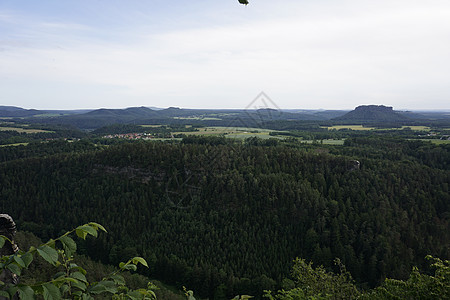 在萨克森瑞士国家公园上空的勃兰山上 美丽的景色图片