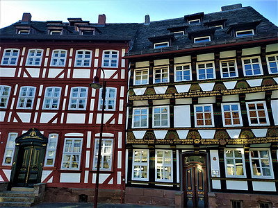旧城镇艾因贝克的漂亮 半平整的房子图片