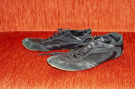 老式黑色步行鞋 复古黑色步行鞋皮革帆布短袜长椅泡沫鞋带桌子橡胶化领带户外鞋图片