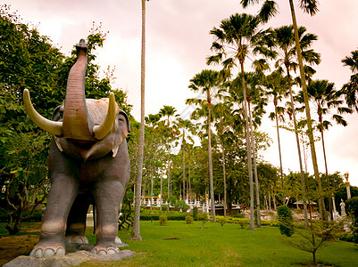 雅纳桑瓦拉拉姆的大象雕像图片