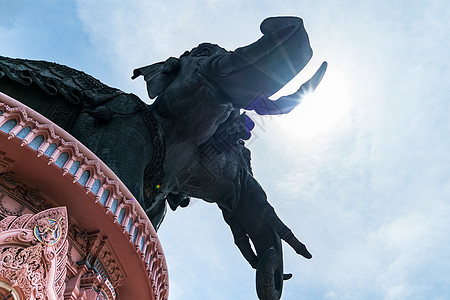 曼谷泰国Erawan博物馆 阳光下的象像雕像地标纪念碑天空艺术动物博物馆旅游宗教建筑学雕塑图片