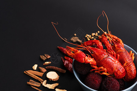 鳄鱼红 小龙虾和草药 用于黑背的炒薯条餐厅美食草本植物龙虾奢华盘子食物甲壳职业烧烤图片