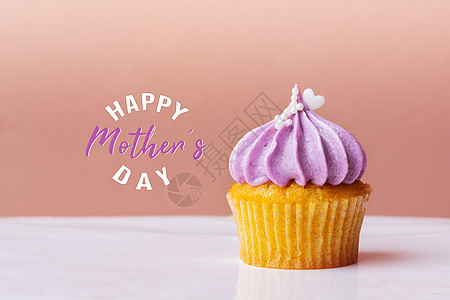 母亲节快乐 可爱的纸杯蛋糕 小白心胸在紫色上育肥生活焦糖黄油妈妈们餐厅生日美食小吃母亲图片