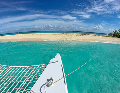 Catamaran 在美丽的波多黎各海滩安家图片