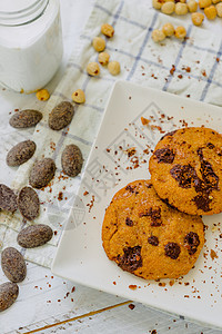 有机巧克力薯饼饼干和栗子蛋糕传统房子饼干烹饪美食烘焙巧克力面包甜点图片
