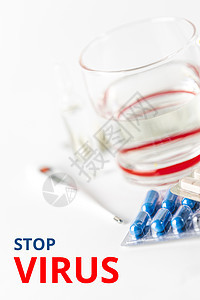 药丸和装有水杯的胶囊肺炎处方疾病临床预防治愈诊断症状疫苗药品图片
