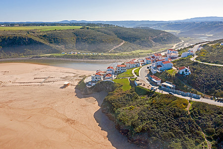 来自葡萄牙海滩和Odeceixe村的空中飞机图片
