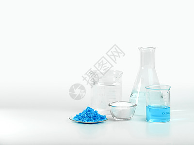 白色实验室桌上的无机化学物质接近氨基治疗玻璃医院疫苗烧杯液体肥皂化学品药品图片
