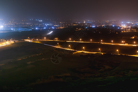 Mdina马耳他古老首都周围的光照道路和地面的夜视全景 长期照射建筑运输车辆交通黑暗土地照明城市天线灯笼图片