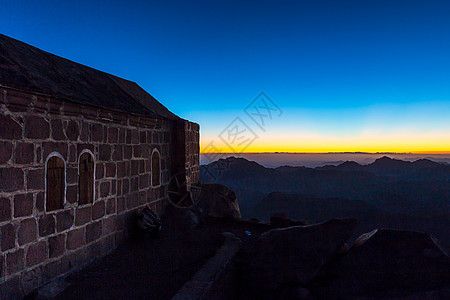 西奈山 摩西山 在埃及天线日落旅游宗教阳光岩石首脑旅行圣经天空图片