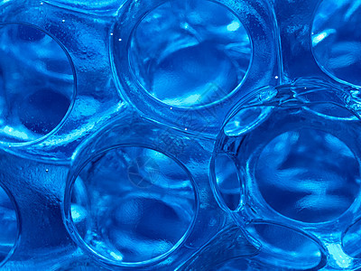 水滴答答中的蓝色透明球玻璃圆圈白色液体反射墙纸宏观气泡圆形图片