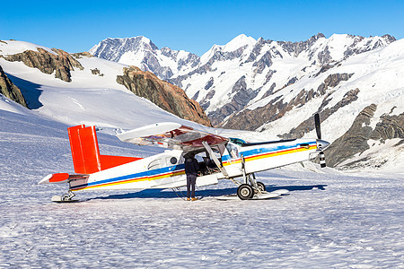 新西兰库克山 飞机飞往一个完全隐蔽的地区地标冰川公吨白色高山旅行风景国家顶峰公园图片