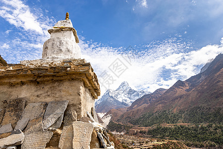 珠穆朗玛峰迷航 基地营地 尼泊尔动机寺庙运动登山者指导风景昆布天空挑战旗帜图片