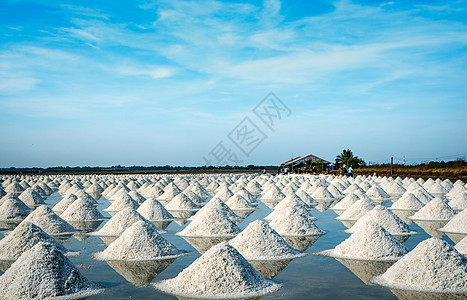 泰国的海盐农场和谷仓 有机海盐 原料海洋生产食物天空仓库精盐工人旅行矿物场地图片