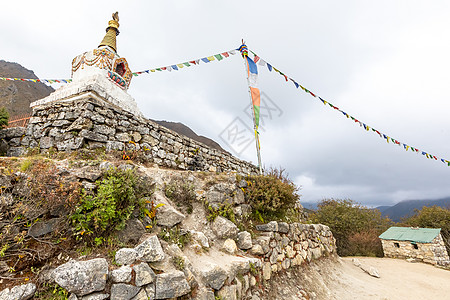 珠穆朗玛峰迷航 基地营地 尼泊尔首脑挑战寺庙登山者顶峰指导游客旗帜远足者假期图片