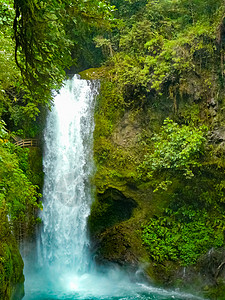 拉巴斯瀑瀑布花园自然公园瀑布溪流悬崖环境森林花园公园植物树木国家图片