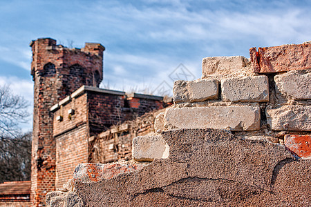 一座旧堡垒的废墙旅游城堡蓝色碎片天空建筑历史废墟戏剧性晴天图片